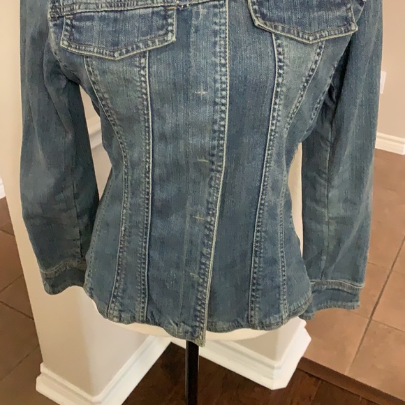 Brandon Thomas blue medium wash denim jean jacket with decorative beading - Picture 6 of 17